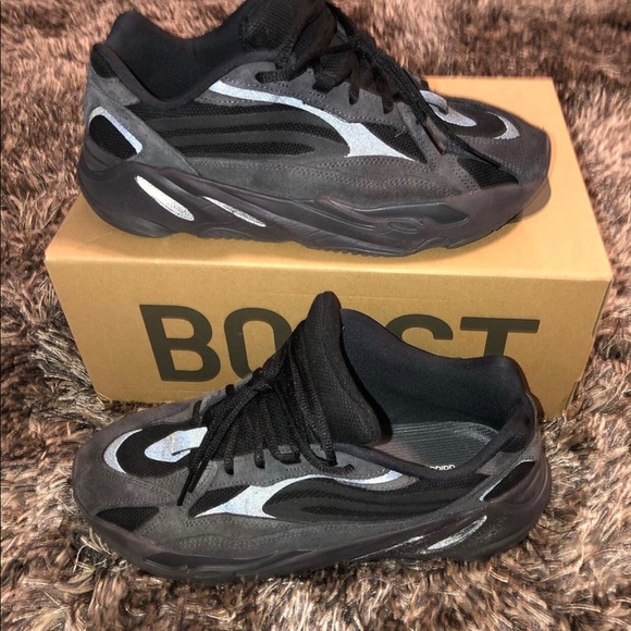 Yeezy boost 700